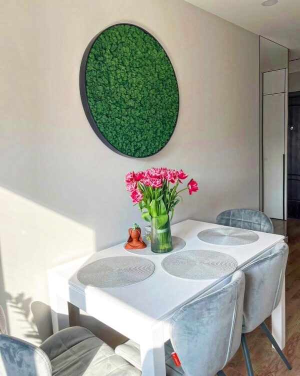 Round Moss Wall Art with Iceland Moss and Lighting - Image 4
