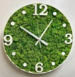 Round wall clock with Iceland moss - Image 2