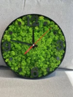 Round wall clock with Iceland moss - Image 5