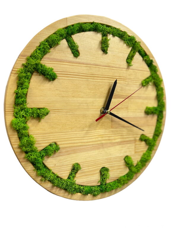 Round Wooden Watch with Iceland Moss Classic - Image 3