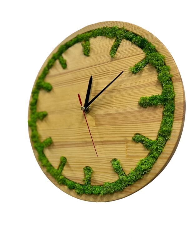 Round Wooden Watch with Iceland Moss Classic - Image 5